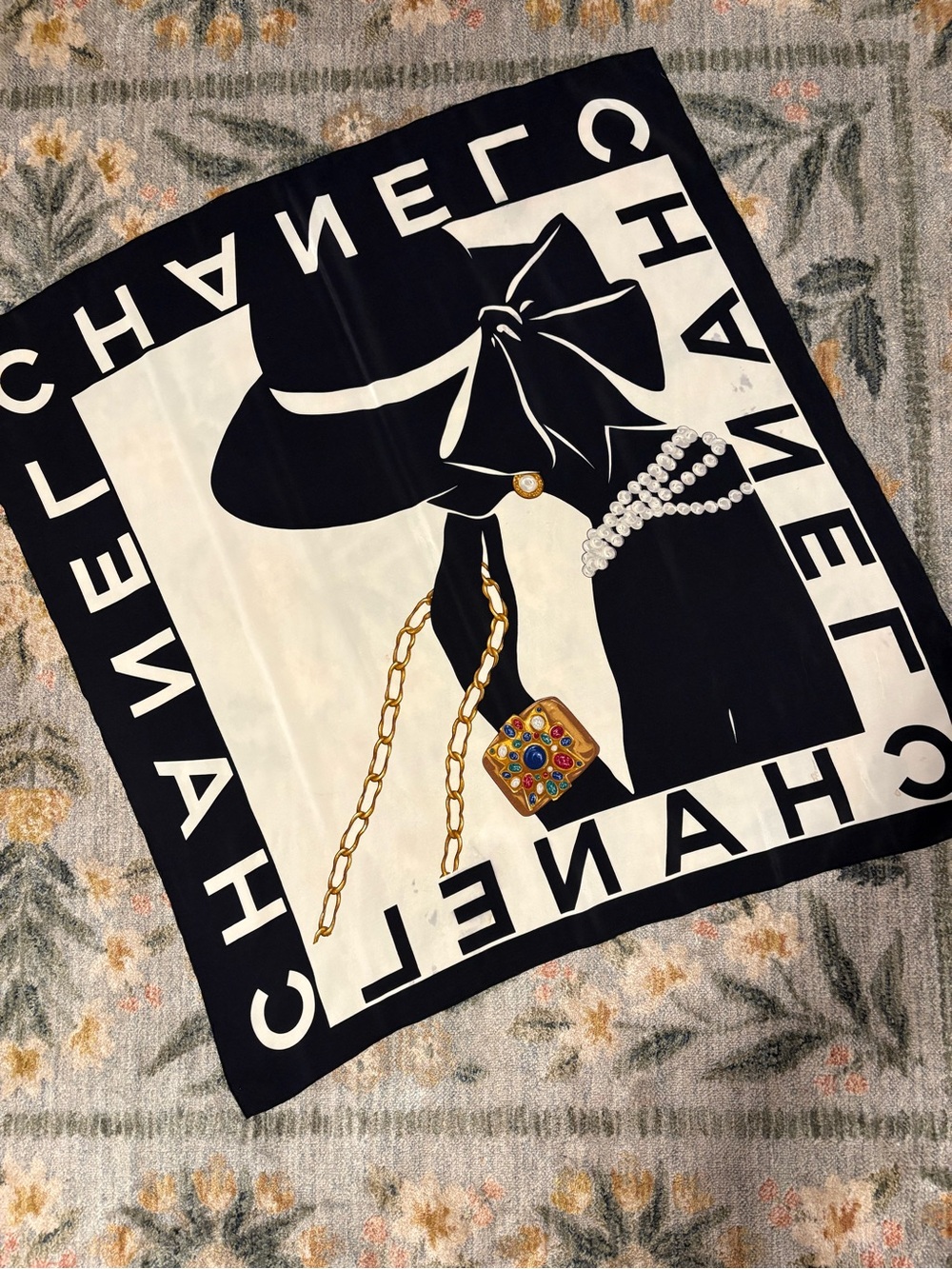 VTG 90’s Chanel Rue de Cambon Lady Silk Scarf